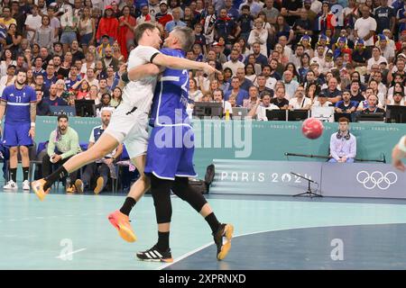 Lille, France. 07 août 2024. Luka Karabatic (22 ans), joueuse de ligne de France, lors du match de quart de finale masculin entre l'équipe d'Allemagne et l'équipe de France, le jour 12 des Jeux Olympiques d'été de Paris 2024 au stade Pierre Mauroy, le 07 août 2024 à Lille, France. Photo de Laurent Zabulon/ABACAPRESS. COM Credit : Abaca Press/Alamy Live News Banque D'Images