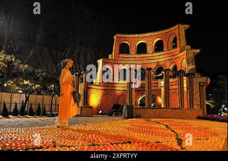 Lors du festival de la Fête du citron, d’immenses sculptures recouvertes d’agrumes sont exposées dans le jardin des Bioves, Menton, Côte d’Azur, Alpes-Maritimes Banque D'Images