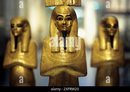 Statuettes en or, tombeau de Toutankhamon, Musée des Antiquités égyptiennes, le Caire, Egypte, Afrique Banque D'Images