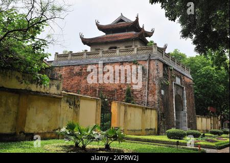 Porte nord de l'ancienne citadelle militaire, Hanoi, Nord Vietnam, asie du Sud-est Banque D'Images