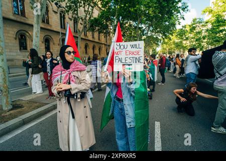 barcelone, espagne - 7 mai 2024 : participation à une manifestation pacifique pour défendre la Palestine. Photo de haute qualité Banque D'Images