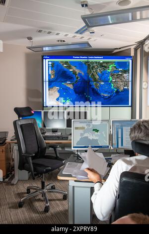 Centre de situation Frontex au siège de Varsovie, coordonnant la surveillance et la protection des frontières extérieures de l'UE. L'image illustre la mise en œuvre du programme de surveillance EUROSUR. Banque D'Images