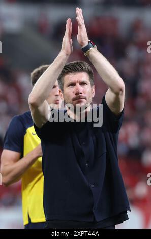 Prague, République tchèque. 07 août 2024. Sébastien Pocognoli, nouvel entraîneur-chef de l'Union, a photographié après un match entre le SK Slavia Prague tchèque et l'équipe belge de football Union Saint-Gilloise à Prague, en République tchèque, mercredi 7 août 2024, un match de première manche dans le troisième tour de qualification pour la compétition de l'UEFA Champions League. BELGA PHOTO VIRGINIE LEFOUR crédit : Belga News Agency/Alamy Live News Banque D'Images