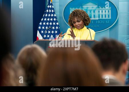 Washington, États-Unis. 07 août 2024. Karine Jean-Pierre, attachée de presse de la Maison Blanche, intervient lors du point de presse quotidien à la Maison Blanche le mercredi 7 août 2024. Photo de Ken Cedeno/UPI . Crédit : UPI/Alamy Live News Banque D'Images