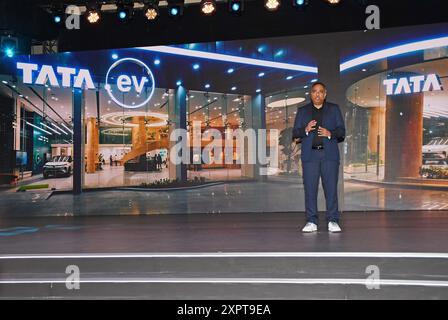 Mumbai, Inde. 07 août 2024. Shailesh Chandra, directeur général, Tata Passenger Vehicles Limited et Tata Passenger Electric Mobility Limited, prononce une allocution lors du lancement du coupé SUV électrique Tata Curvv. Crédit : SOPA images Limited/Alamy Live News Banque D'Images