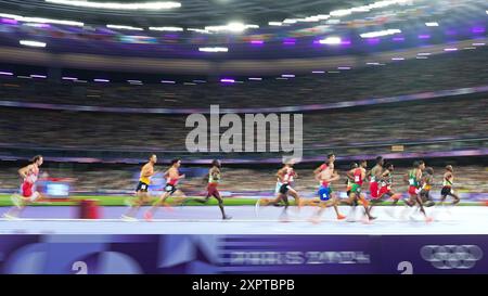 Saint Denis, France. 07 août 2024. Jeux olympiques, Paris 2024, athlétisme, stade de France, 3000 m steeple, hommes, finale, les athlètes en action. Crédit : Michael Kappeler/dpa/Alamy Live News Banque D'Images