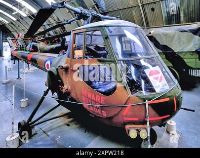 NESLAM Aero Museum Sunderland statique un minuscule hélicoptère militaire Saunders Roe Skeeter à deux places Banque D'Images