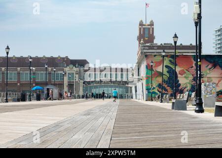 Asbury Park, New Jersey - 29 juillet 2024 : vue sur la célèbre promenade Asbury Park Banque D'Images