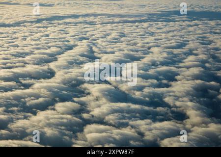 Nuages près de Sydney, Nouvelle-Galles du Sud, Australie - aérien Banque D'Images
