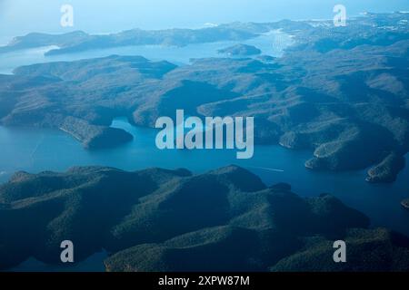 Cowan Creek, parc national de Ku-ring-gai Chase, près de Sydney, Nouvelle-Galles du Sud, Australie - aérien Banque D'Images