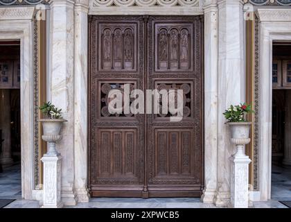 Détail de la cathédrale métropolitaine de l'Annonciation, populairement connue sous le nom de la métropole ou Mitropoli, l'église cathédrale de la Grèce. Banque D'Images