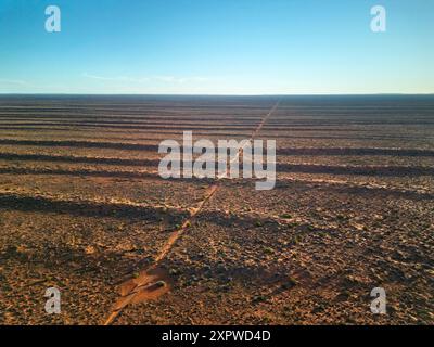 La ligne française, et les dunes parallèles, désert de Simpson, outback Australie du Sud, Australie Banque D'Images