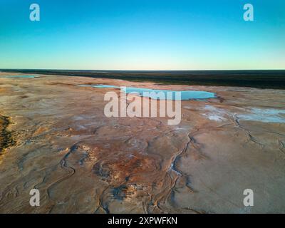 Salt pan, QAA Line, parc national de Munga-Thirri, désert de Simpson, outback Queensland, Australie Banque D'Images