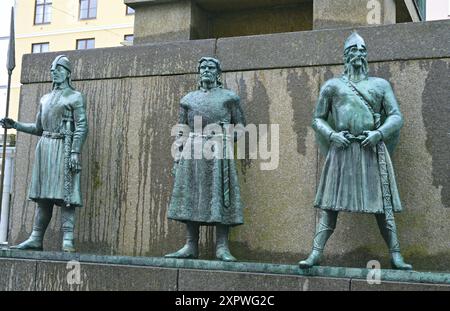 Monument à la mémoire des marins de l'époque viking au XXe siècle situé dans la ville de Bergen, Norvège Banque D'Images