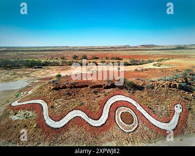 Dreamtime Serpent, fabriqué par les Wangkangurru / Yarluyandi People, près de Betoota, Outback Queensland, Australie Banque D'Images