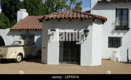 Beverly Hills, Californie, États-Unis 7 août 2024 acteur Ernest Borgnine et actrice/chanteuse Ethel Merman ancienne maison/maison au 1720 Chevy Chase Drive à Beverly Hills, Californie, États-Unis. Photo de Barry King/Alamy Stock photo Banque D'Images