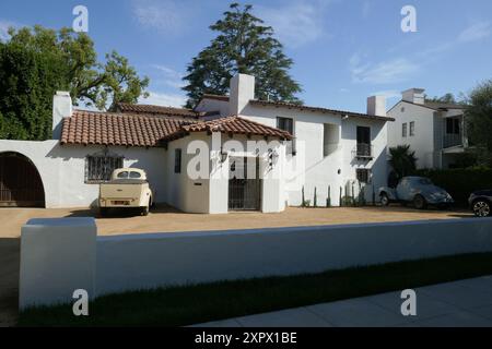 Beverly Hills, Californie, États-Unis 7 août 2024 acteur Ernest Borgnine et actrice/chanteuse Ethel Merman ancienne maison/maison au 1720 Chevy Chase Drive à Beverly Hills, Californie, États-Unis. Photo de Barry King/Alamy Stock photo Banque D'Images