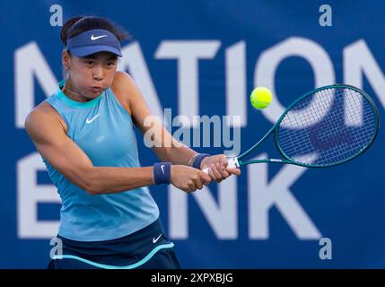 Toronto, Canada. 7 août 2024. Yuan Yue, de Chine, participe à la première ronde du match féminin en simple entre Yuan Yue, de Chine, et Cristina Bucsa, d'Espagne, au tournoi de tennis de l'Open de la Banque nationale 2024 à Toronto, Canada, le 7 août 2024. Crédit : Zou Zheng/Xinhua/Alamy Live News Banque D'Images