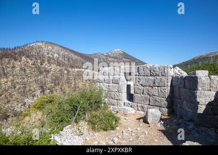 L'impressionnante forteresse d'Eleftheri, l'une des anciennes forteresses les mieux conservées de Grèce. Sa dernière phase de construction est au VIIe siècle après JC. Banque D'Images