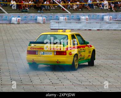 Pilote de rallye espagnol Daniel 'Dani' Sordo Castillo dans une BMW M3 E30 participant au 17ème Cristian Lopez Rally Santander Cantabria Espagne Banque D'Images