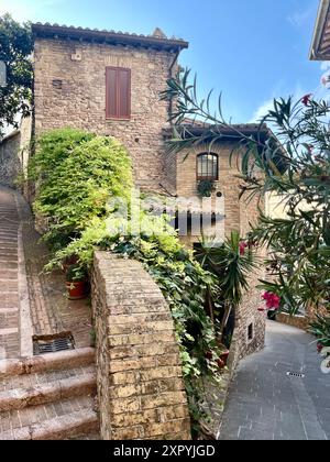 Résidence italienne dans un petit village Banque D'Images