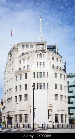 Antenne au sommet de BBC Broadcasting House, Londres, Angleterre. Banque D'Images