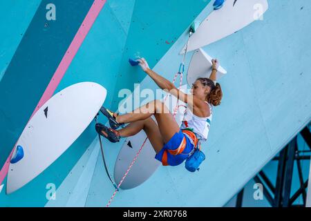 MORONI Camilla, de l'Italie escalade, Boulder féminine & Lead, première demi-finale, lors des Jeux Olympiques de Paris 2024 le 8 août 2024 au site d'escalade le Bourget Sport au Bourget, France - photo Gregory Lenormand/DPPI Media/Panoramic Credit : DPPI Media/Alamy Live News Banque D'Images