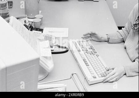 WLTO, lieux de travail, 18-12-1994, Whizgle Dutch News : images historiques sur mesure pour l'avenir. Explorez le passé néerlandais avec des perspectives modernes grâce à des images d'agences néerlandaises. Concilier les événements d'hier avec les perspectives de demain. Embarquez pour un voyage intemporel avec des histoires qui façonnent notre avenir. Banque D'Images