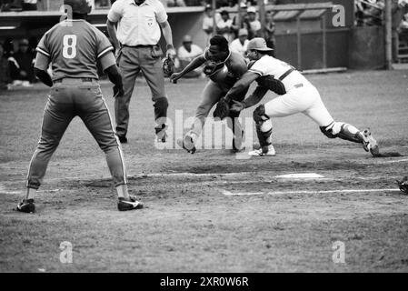 Haarlem Baseball week : Cuba vs Taiwan (Taipei), Haarlem, Nederland, 26-07-1990, Whizgle Dutch News : images historiques adaptées pour l'avenir. Explorez le passé néerlandais avec des perspectives modernes grâce à des images d'agences néerlandaises. Concilier les événements d'hier avec les perspectives de demain. Embarquez pour un voyage intemporel avec des histoires qui façonnent notre avenir. Banque D'Images