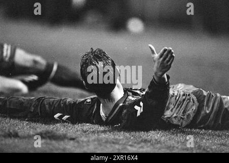 Match de football Haarlem - Zwolle, Haarlem, Jan Gijzenkade, pays-Bas, 22-10-1994, Whizgle Dutch News : des images historiques sur mesure pour l'avenir. Explorez le passé néerlandais avec des perspectives modernes grâce à des images d'agences néerlandaises. Concilier les événements d'hier avec les perspectives de demain. Embarquez pour un voyage intemporel avec des histoires qui façonnent notre avenir. Banque D'Images