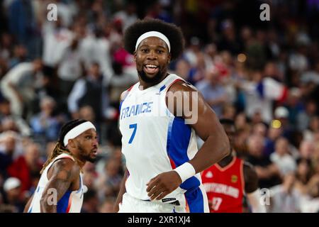 PARIS, FRANCE. 8 août 2024. Guerschon Yabusele #7 de Team France célèbre lors du match de demi-finale de basket-ball masculin entre la France et l'Allemagne le treizième jour des Jeux Olympiques de Paris 2024 à Bercy Arena, Paris, France. Crédit : Craig Mercer/Alamy Live News Banque D'Images