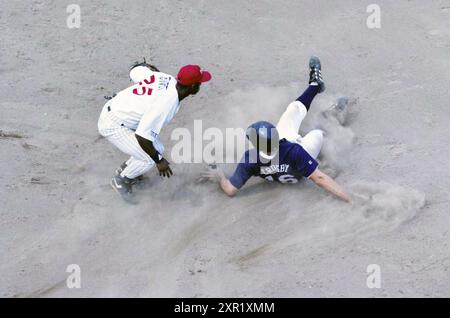 Final Cuba - USA, 12-08-2000, Whizgle Dutch News : des images historiques sur mesure pour l'avenir. Explorez le passé néerlandais avec des perspectives modernes grâce à des images d'agences néerlandaises. Concilier les événements d'hier avec les perspectives de demain. Embarquez pour un voyage intemporel avec des histoires qui façonnent notre avenir. Banque D'Images