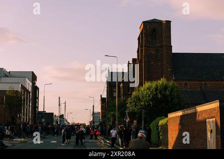 Marche pacifique antiraciste pour protéger Asylum Link à Liverpool le 7 août 2024 Banque D'Images