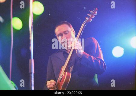 Groupe neuf en dessous de zéro, Patronaat, Haarlem, pays-Bas, 13-11-1997, Whizgle Dutch News : des images historiques sur mesure pour l'avenir. Explorez le passé néerlandais avec des perspectives modernes grâce à des images d'agences néerlandaises. Concilier les événements d'hier avec les perspectives de demain. Embarquez pour un voyage intemporel avec des histoires qui façonnent notre avenir. Banque D'Images