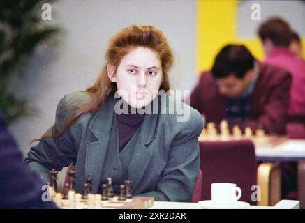 Tournoi d'échecs Blast Furnace : Judit Polgár, Wijk aan Zee, 17-01-1998, Whizgle Dutch News : des images historiques sur mesure pour l'avenir. Explorez le passé néerlandais avec des perspectives modernes grâce à des images d'agences néerlandaises. Concilier les événements d'hier avec les perspectives de demain. Embarquez pour un voyage intemporel avec des histoires qui façonnent notre avenir. Banque D'Images