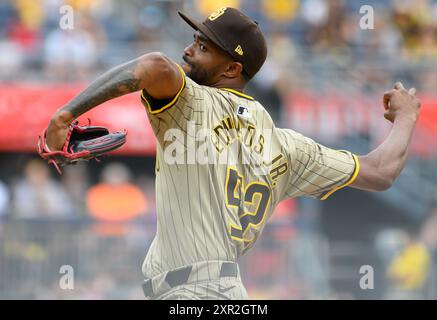 Pittsburgh, États-Unis. 08 août 2024. Le lanceur des Padres de San Diego Carl Edwards Jr. (52) lance en sixième manche contre les Pirates de Pittsburgh au PNC Park le jeudi 8 août 2024 à Pittsburgh. Photo par Archie Carpenter/UPI crédit : UPI/Alamy Live News Banque D'Images