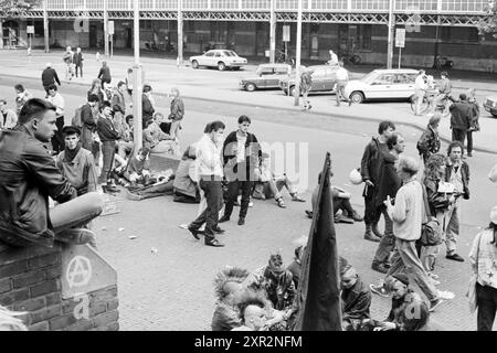 Anti-fascisme manifestation zéro, manifestation, 19-09-1987, Whizgle Dutch News : images historiques sur mesure pour l'avenir. Explorez le passé néerlandais avec des perspectives modernes grâce à des images d'agences néerlandaises. Concilier les événements d'hier avec les perspectives de demain. Embarquez pour un voyage intemporel avec des histoires qui façonnent notre avenir. Banque D'Images