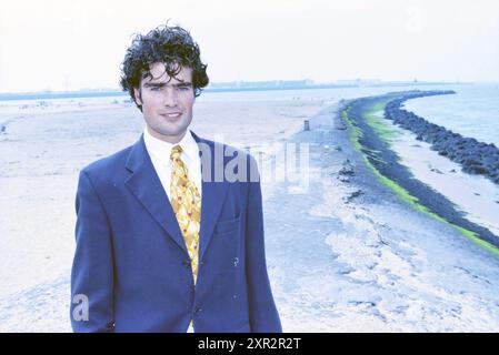 S. Meekma, Third port, IJmuiden, IJmuiden, Nederland, 11-08-1998, Whizgle Dutch News : des images historiques sur mesure pour l'avenir. Explorez le passé néerlandais avec des perspectives modernes grâce à des images d'agences néerlandaises. Concilier les événements d'hier avec les perspectives de demain. Embarquez pour un voyage intemporel avec des histoires qui façonnent notre avenir. Banque D'Images