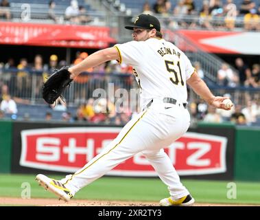 Pittsburgh, États-Unis. 08 août 2024. David Bednar (51), lanceur des Pirates de Pittsburgh, entame la neuvième manche contre les Padres de San Diego au PNC Park le jeudi 8 août 2024 à Pittsburgh. Photo par Archie Carpenter/UPI crédit : UPI/Alamy Live News Banque D'Images