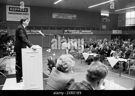 Réunion de la LTB avec le ministre Nijpels, LTB, 09-12-1987, Whizgle Dutch News : images historiques adaptées à l'avenir. Explorez le passé néerlandais avec des perspectives modernes grâce à des images d'agences néerlandaises. Concilier les événements d'hier avec les perspectives de demain. Embarquez pour un voyage intemporel avec des histoires qui façonnent notre avenir. Banque D'Images