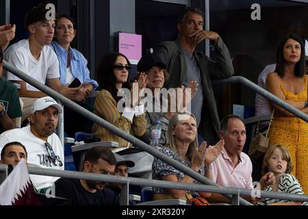 Mick Jagger et Melanie Hamrick, Marchand Leon, Marchand Oscar, lors des Jeux Olympiques de Paris 2024 le 8 août 2024 à State de France à Saint Denis - photo Gregory Lenormand/DPPI Media/Panoramic Credit : DPPI Media/Alamy Live News Banque D'Images