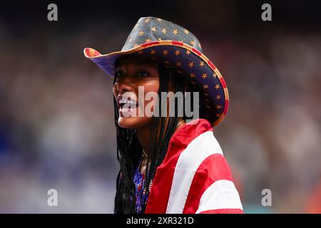 Paris, France, 8 août 2024. Tara Davis-Woodhall des États-Unis célèbre la victoire du saut en longueur féminin lors des Jeux Olympiques d’Athletics Paris 2024 au stade de France le 08 août 2024 à Paris, crédit : Pete Dovgan/Speed Media/Alamy Live News crédit : Pete Dovgan/Speed Media/Alamy Live News Banque D'Images