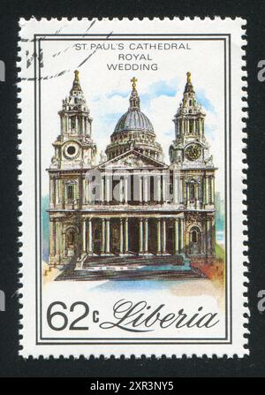 LIBERIA - VERS 1981 : timbre imprimé par Liberia, montrant la cathédrale Saint-Paul, vers 1981 Banque D'Images