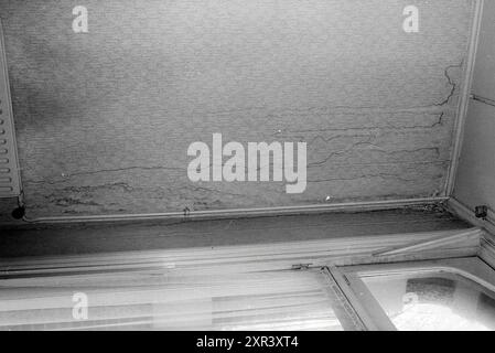 Bâtiments et fissures, Schotersingel 117, Huizen Haarlem, Haarlem, Schotersingel, pays-Bas, 27-01-1977, Whizgle Dutch News : des images historiques sur mesure pour l'avenir. Explorez le passé néerlandais avec des perspectives modernes grâce à des images d'agences néerlandaises. Concilier les événements d'hier avec les perspectives de demain. Embarquez pour un voyage intemporel avec des histoires qui façonnent notre avenir. Banque D'Images