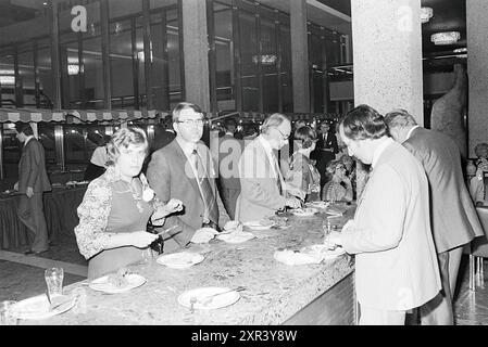 50e anniversaire de CBR, personnel du parti, C.B.R., 08-10-1977, Whizgle Dutch News : images historiques sur mesure pour l'avenir. Explorez le passé néerlandais avec des perspectives modernes grâce à des images d'agences néerlandaises. Concilier les événements d'hier avec les perspectives de demain. Embarquez pour un voyage intemporel avec des histoires qui façonnent notre avenir. Banque D'Images