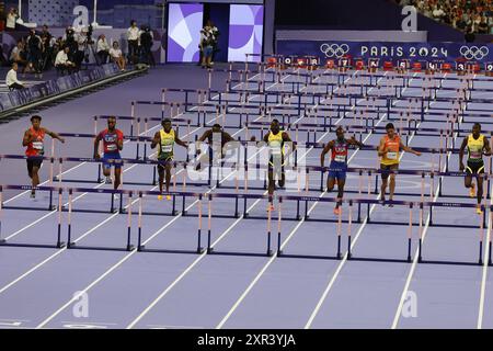 HOLLOWAY Grant des États-Unis d'Amérique, ROBERTS Daniel des États-Unis d'Amérique, BROADBELL Rasheed de Jamaïque Men&#39;s 110m haies final, lors des Jeux Olympiques Paris 2024 le 8 août 2024 à State de France à Saint Denis, France Banque D'Images