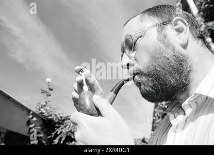 Henk van Dorp, Pipe Smoking World Championships, 17-08-1993, Whizgle Dutch News : des images historiques sur mesure pour l'avenir. Explorez le passé néerlandais avec des perspectives modernes grâce à des images d'agences néerlandaises. Concilier les événements d'hier avec les perspectives de demain. Embarquez pour un voyage intemporel avec des histoires qui façonnent notre avenir. Banque D'Images