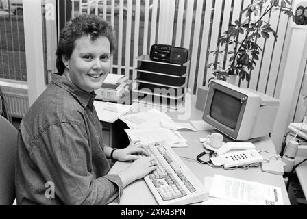 WLTO, lieux de travail, 18-12-1994, Whizgle Dutch News : images historiques sur mesure pour l'avenir. Explorez le passé néerlandais avec des perspectives modernes grâce à des images d'agences néerlandaises. Concilier les événements d'hier avec les perspectives de demain. Embarquez pour un voyage intemporel avec des histoires qui façonnent notre avenir. Banque D'Images
