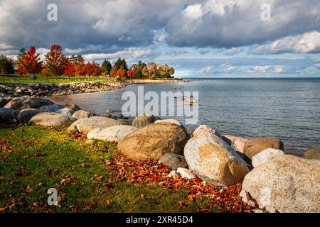 Paysage d'automne pittoresque du parc Sunset point sur les rives du lac Huron à Collingwood, Ontario, Canada. Banque D'Images