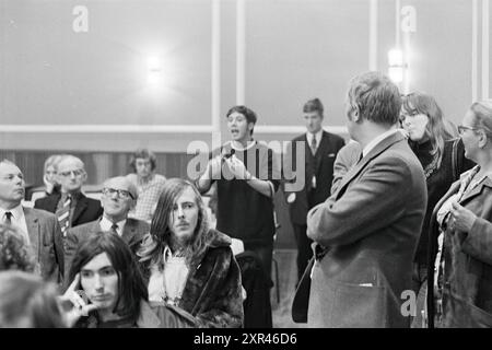 Teach-in City Center, Meetings, 24-10-1969, Whizgle Dutch News : images historiques sur mesure pour l'avenir. Explorez le passé néerlandais avec des perspectives modernes grâce à des images d'agences néerlandaises. Concilier les événements d'hier avec les perspectives de demain. Embarquez pour un voyage intemporel avec des histoires qui façonnent notre avenir. Banque D'Images